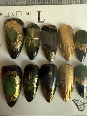 Green and Gold Hand-Painted Stiletto Press-On Nail Set